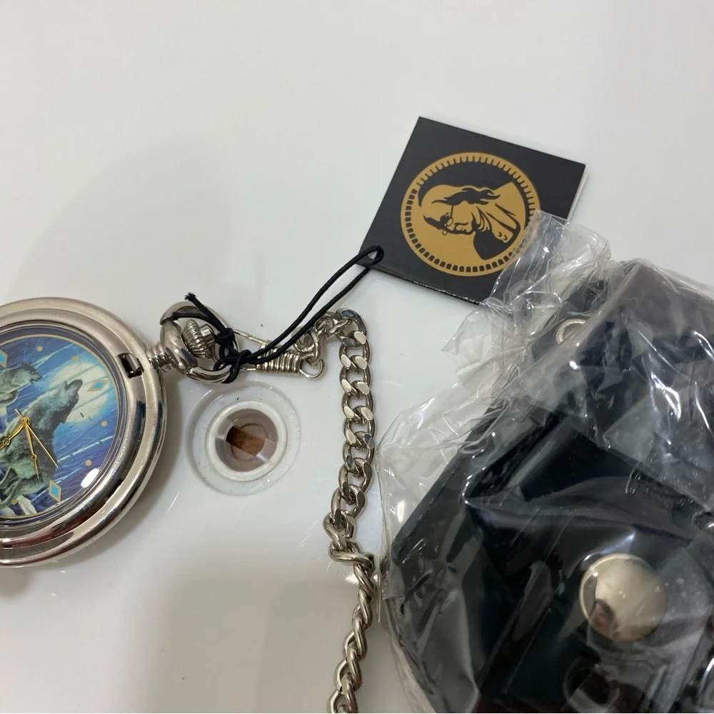 Franklin Mint‎ Pocket Watch International The Spirit Of The Wolf Center Vintage